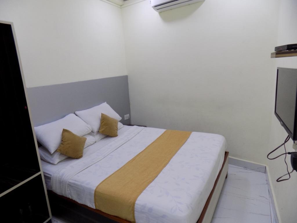 Maha Residency Bed & Breakfast - Mumbai — Photos 1